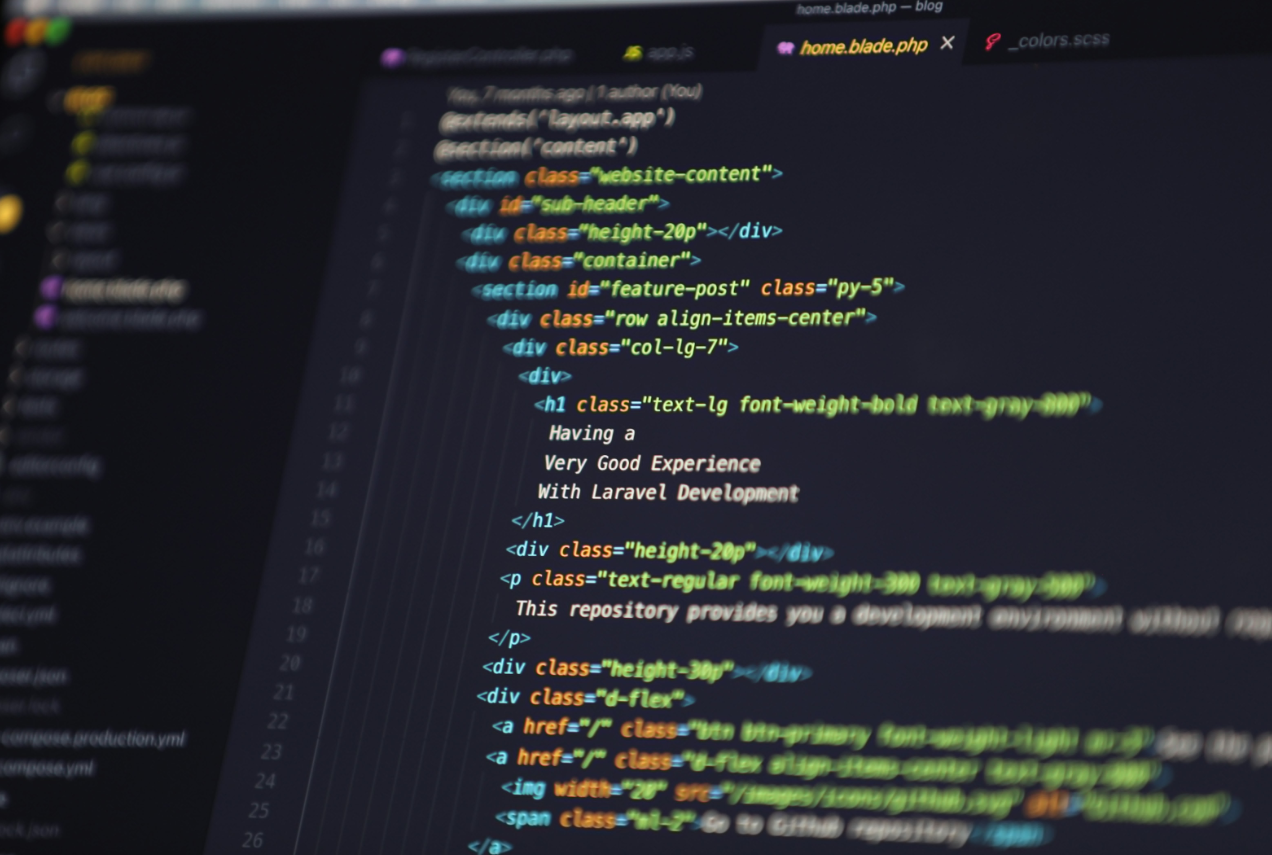 Senior web developer building responsive web application and clean frontend architecture